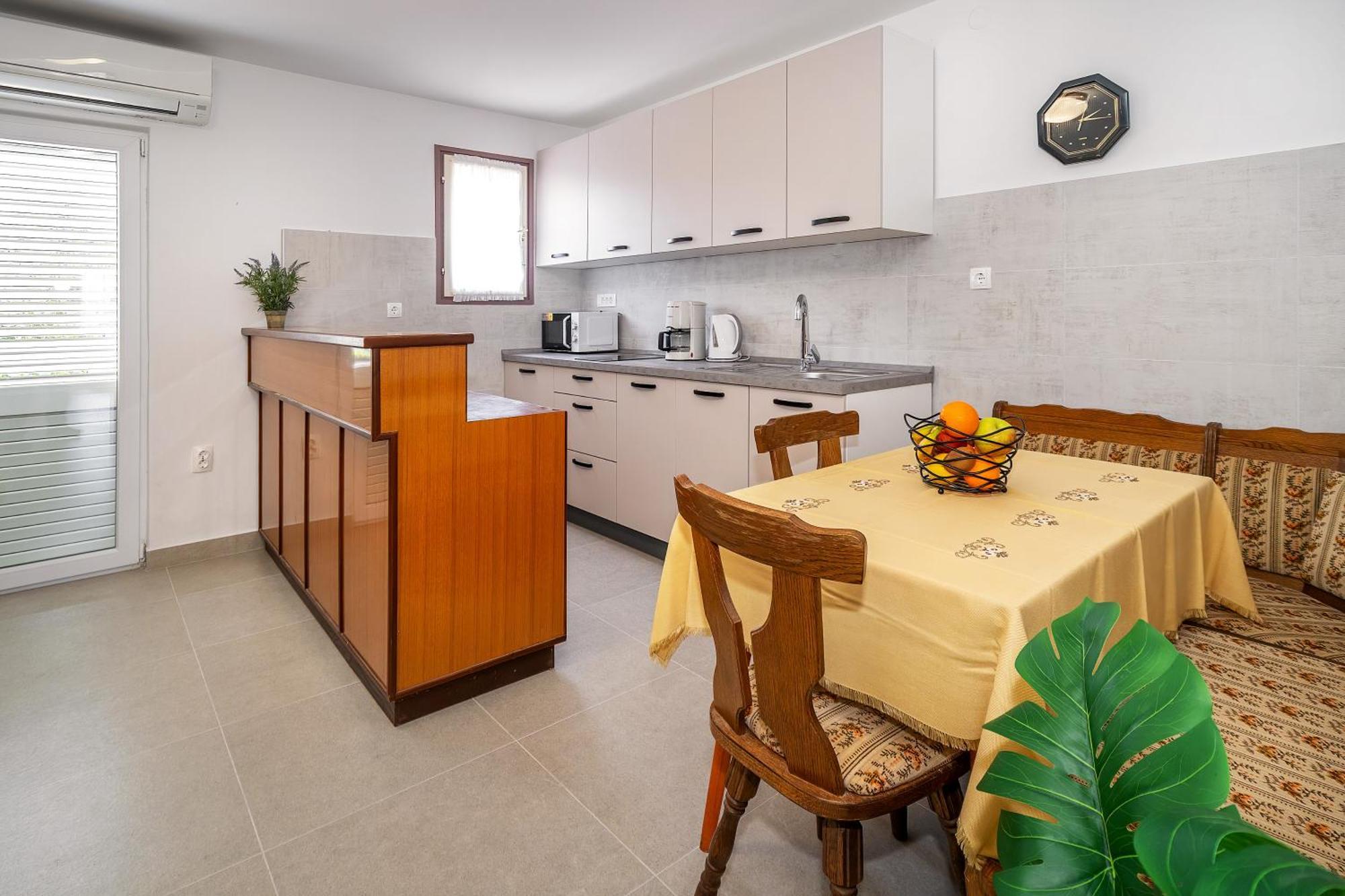 Apartments & Room Jagoda Baska  Bagian luar foto