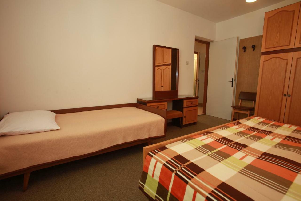 Apartments & Room Jagoda Baska  Bagian luar foto
