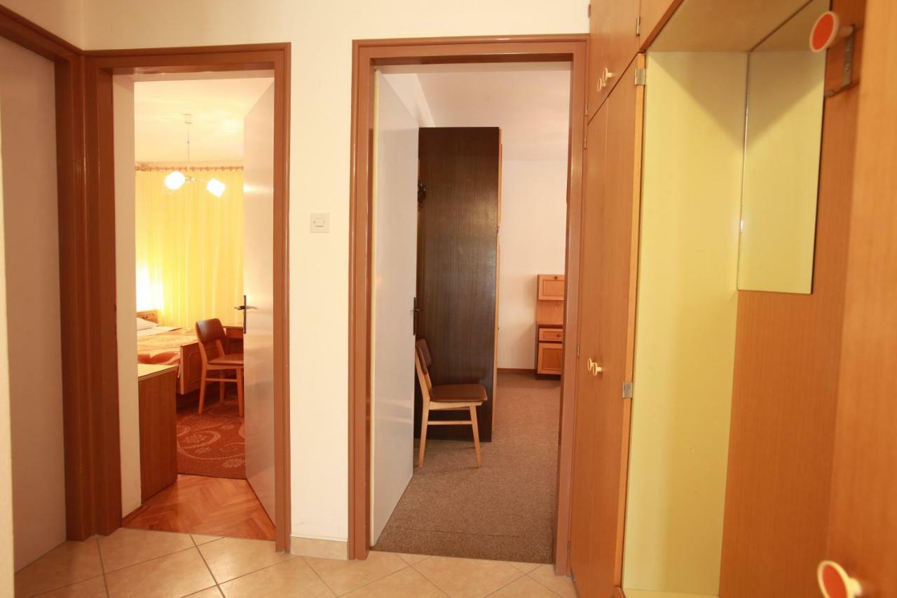 Apartments & Room Jagoda Baska  Bagian luar foto