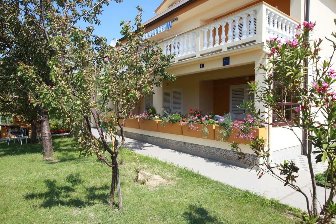 Apartments & Room Jagoda Baska  Bagian luar foto