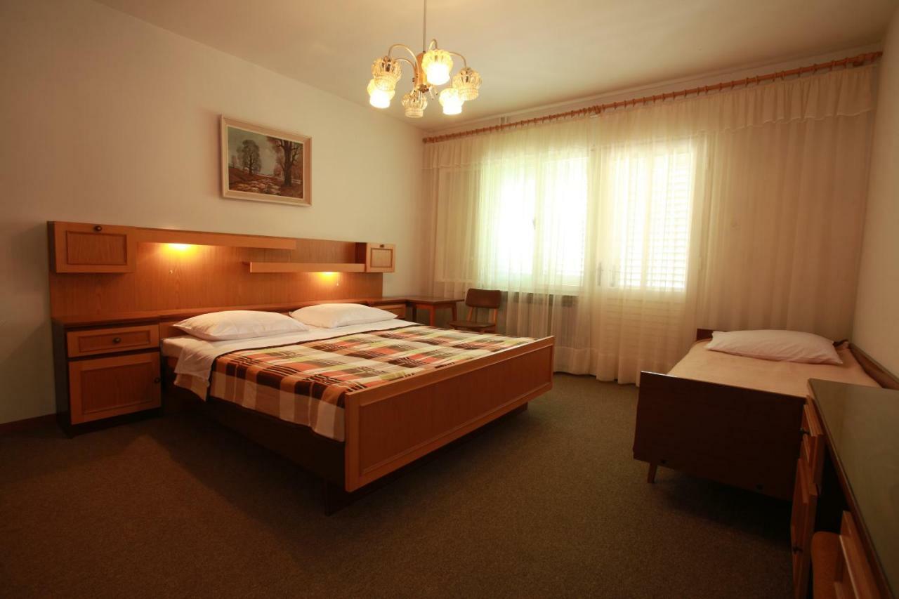 Apartments & Room Jagoda Baska  Bagian luar foto
