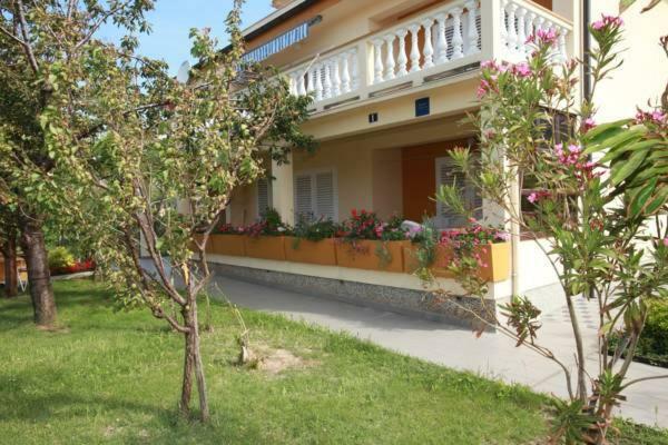 Apartments & Room Jagoda Baska  Bagian luar foto